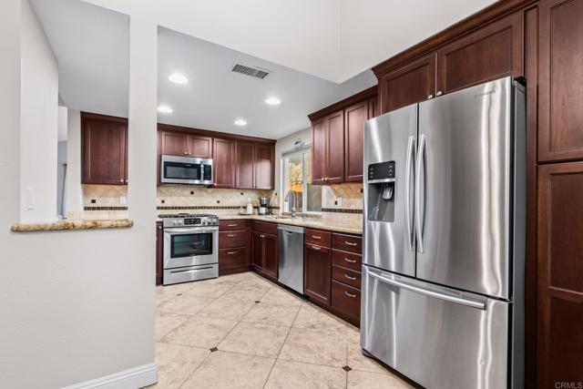 Home for Sale in Lakeside