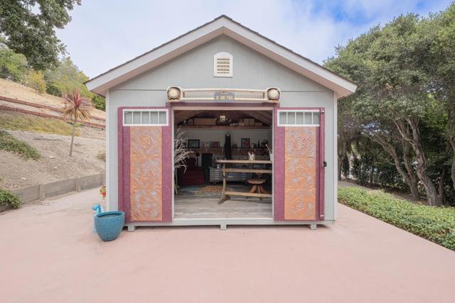 8543 Carmel Valley Road, Carmel Valley CA: https://media.crmls.org/mediaz/4e120b01-f596-40b8-951a-45133e0591e4.jpg