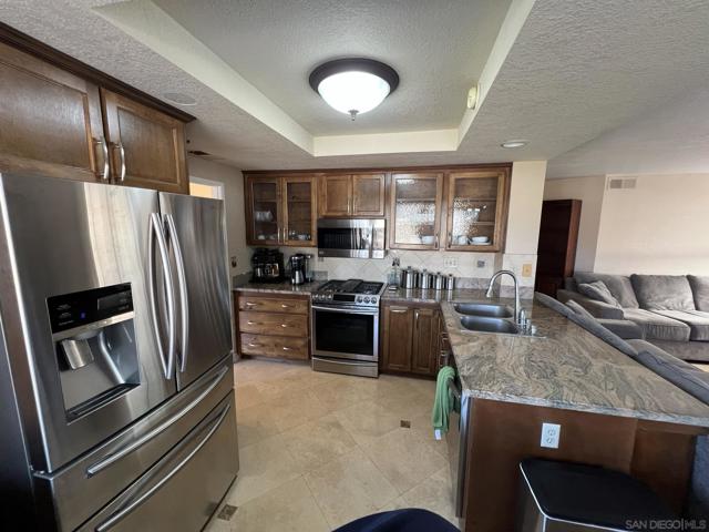 2377 Congressional Drive, El Cajon CA: https://media.crmls.org/mediaz/4e1282c7-458d-45a8-8fe9-3888e03e6540.jpg