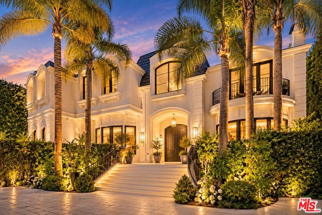 8 Oakmont Drive, Los Angeles CA: https://media.crmls.org/mediaz/4e12b7fe-957a-4351-93a4-05bd2a7872e9.jpg