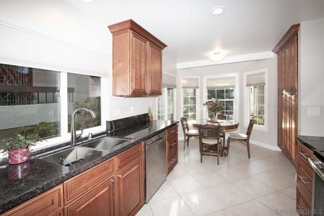 17489 Carnton Way, San Diego CA: https://media.crmls.org/mediaz/4e13487a-7d9f-44b2-816e-004d884edf4c.jpg