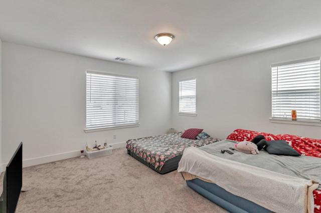1180 Cherry Peak Way, Hollister CA: https://media.crmls.org/mediaz/4e138f12-293c-4289-ab97-527eafde46f8.jpg