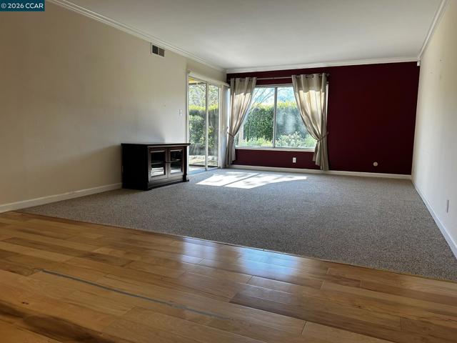2055 Cactus Ct, Walnut Creek CA: https://media.crmls.org/mediaz/4e13b60f-3210-4eeb-8666-c68a8dc5bdc1.jpg