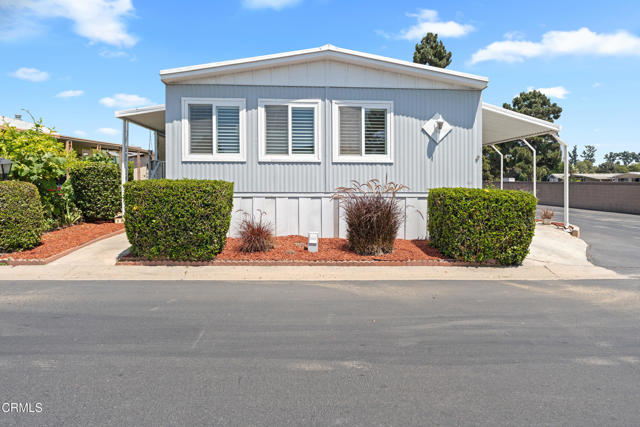 262 Gershwin Lane, Ventura CA: https://media.crmls.org/mediaz/4e144247-23e4-4b82-84e5-846d48a4c336.jpg