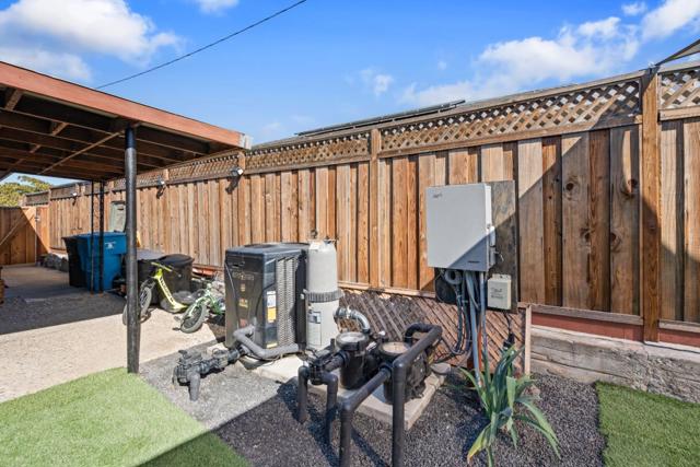 1231 Westward Drive, Hollister CA: https://media.crmls.org/mediaz/4e1502c2-e3b1-472c-a23c-d8d4e22f946a.jpg