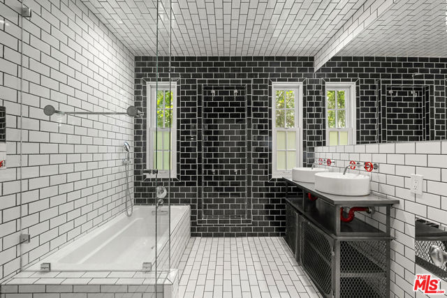 1246 Peck Drive, Los Angeles CA: https://media.crmls.org/mediaz/4e15c376-fba5-4464-a69d-5a14874c3eaf.jpg