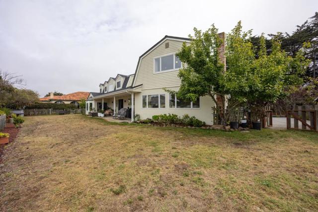 2300 Burning Tree Road, Half Moon Bay CA: https://media.crmls.org/mediaz/4e1628a9-9965-4447-aeb2-d6e4f501d427.jpg