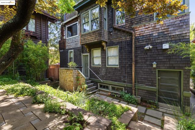 2633 Benvenue, Berkeley CA: https://media.crmls.org/mediaz/4e16992d-9587-489e-8d36-4906adc7fece.jpg