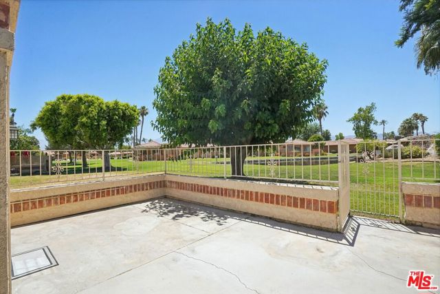 49017 Eisenhower Drive, Indio, California 92201, 2 Bedrooms Bedrooms, ,2 BathroomsBathrooms,Condominium,For Sale,Eisenhower,24403761