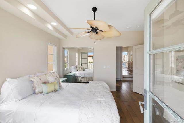 418 Marine St, La Jolla CA: https://media.crmls.org/mediaz/4e189d59-afee-4572-91c3-8a4727ff3937.jpg