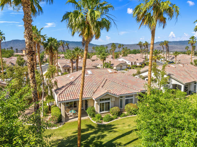 37563 Blue Sky Avenue, Palm Desert CA: https://media.crmls.org/mediaz/4e18a361-c3be-4461-be86-ccf2b150c488.jpg