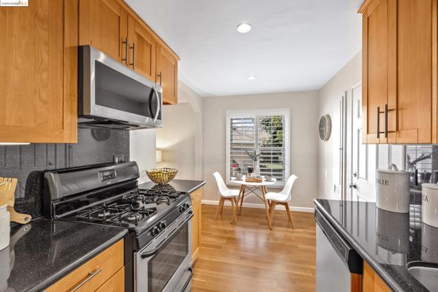 Image 10 of 30 For 1644 San Pablo Ave  D