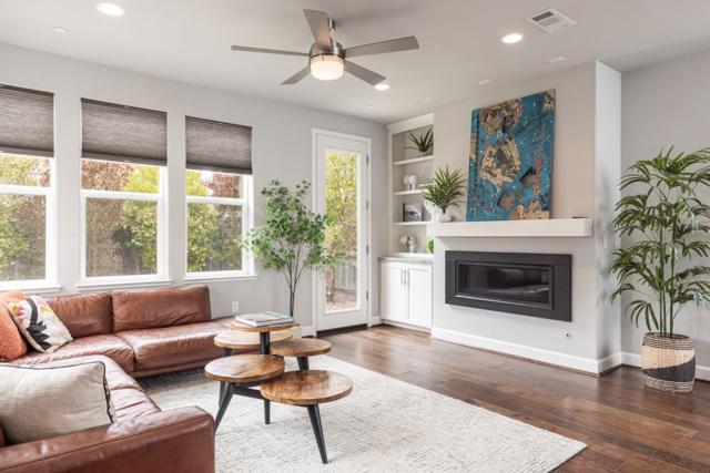 2727 Sea Glass Avenue, Marina CA: https://media.crmls.org/mediaz/4e19ac68-fddd-42b5-9fbc-1feea58bf9ab.jpg