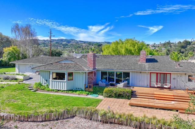 12 Mesa Del Sol, Salinas CA: https://media.crmls.org/mediaz/4e1af33d-9d6c-4eb6-8bd5-a67b2269a4eb.jpg