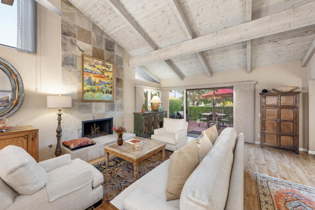 46510 Arapahoe Drive, Indian Wells CA: https://media.crmls.org/mediaz/4e1af431-1df6-4f01-a210-d5cbba196868.jpg