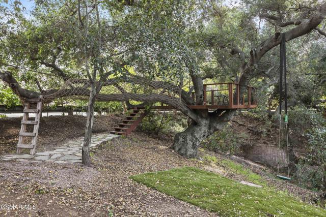 911 Vivian Circle, Newbury Park CA: https://media.crmls.org/mediaz/4e1b0148-51b7-4505-b80d-8d91d62bb595.jpg