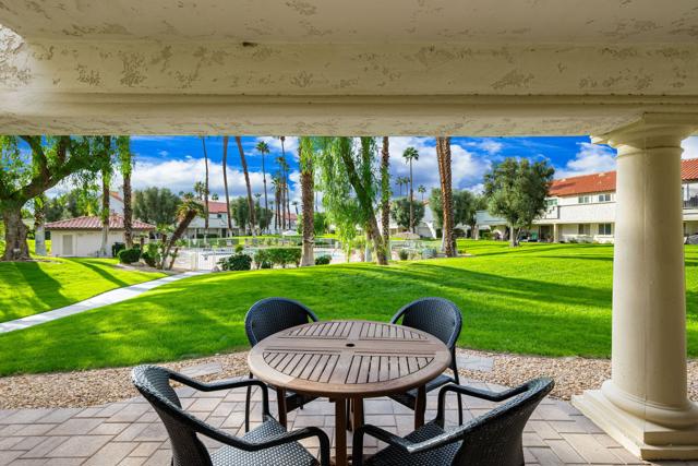 678 Vista Lago Circle N, Palm Desert, CA 92211