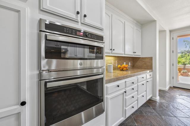 5365 SILVER KNOLL Court, San Jose CA: https://media.crmls.org/mediaz/4e1b8952-9a36-49cb-a101-31cf70482608.jpg