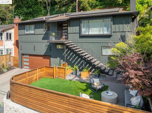 5646 Thornhill Dr, Oakland CA: https://media.crmls.org/mediaz/4e1bbd86-9975-4cc1-9aa3-f8977429ec42.jpg