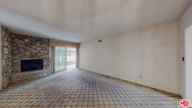 7337 Newcastle Avenue photo 5