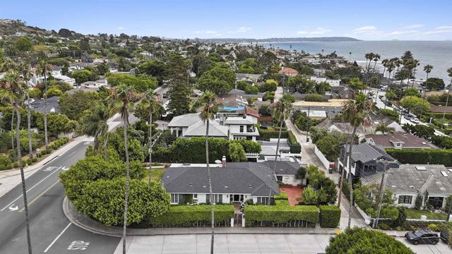 Detail Gallery Image 46 of 47 For 315 Mira Monte, La Jolla,  CA 92037 - 4 Beds | 3/1 Baths