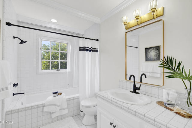 Detail Gallery Image 21 of 30 For 832 Valley Crest St, La Canada Flintridge,  CA 91011 - 5 Beds | 5/1 Baths