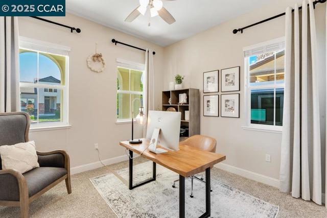 363 Fletcher Lane, Brentwood CA: https://media.crmls.org/mediaz/4e1cff86-2ca9-4d58-8642-137d31a545e8.jpg