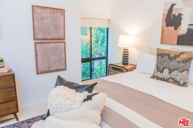 880 Hilldale Avenue, West Hollywood CA: https://media.crmls.org/mediaz/4e1d422f-f292-40e6-a260-7b66263349b7.jpg