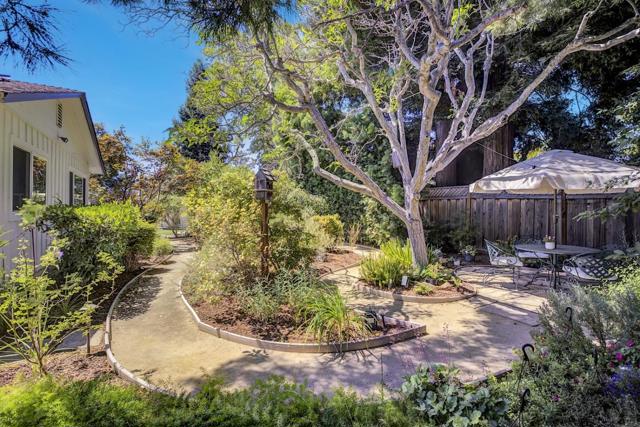 667 Cuesta Drive, Los Altos CA: https://media.crmls.org/mediaz/4e1dda11-bc65-44bf-a0f5-b874b03a2a6c.jpg