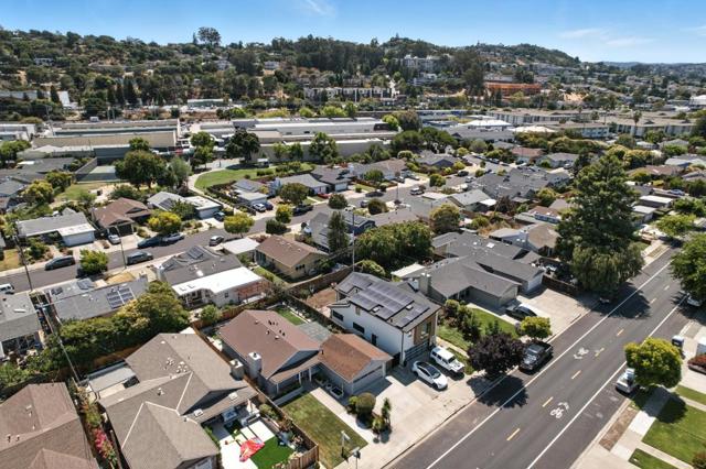 417 Hiller Street, Belmont CA: https://media.crmls.org/mediaz/4e1de02d-0a20-4b8e-8f47-809679edc3c8.jpg