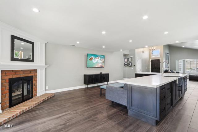 5406 luis Drive, Agoura Hills CA: https://media.crmls.org/mediaz/4e1e015d-7e8a-4bd0-a539-2bdf4735349d.jpg