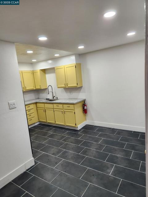 320 Maine Ave, Richmond CA: https://media.crmls.org/mediaz/4e1e0d58-32b0-419f-a285-89f10aec18ee.jpg