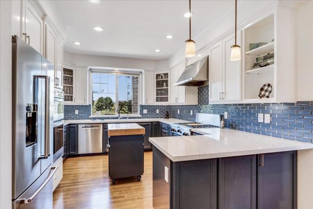 410 Monterey, Capitola CA: https://media.crmls.org/mediaz/4e1e4f7d-c347-474a-8e43-de617ab39b42.jpg