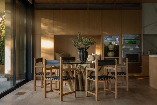 1480 Bryant Street, Palo Alto CA: https://media.crmls.org/mediaz/4e1e59aa-a196-4818-90b1-aa45da249ca1.jpg