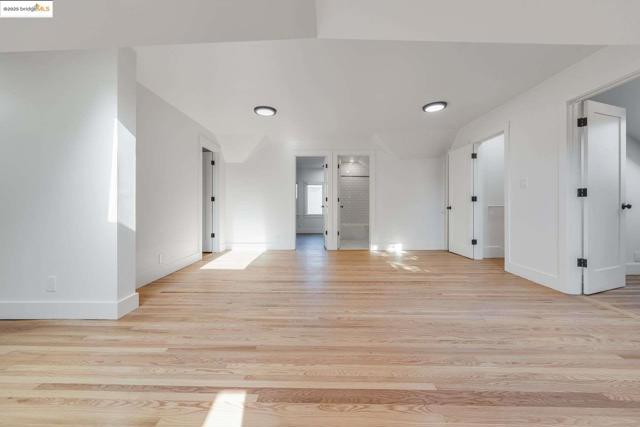 1238 12Th St, Oakland CA: https://media.crmls.org/mediaz/4e1e66fb-21bd-46fa-9fd0-baf4a561e906.jpg