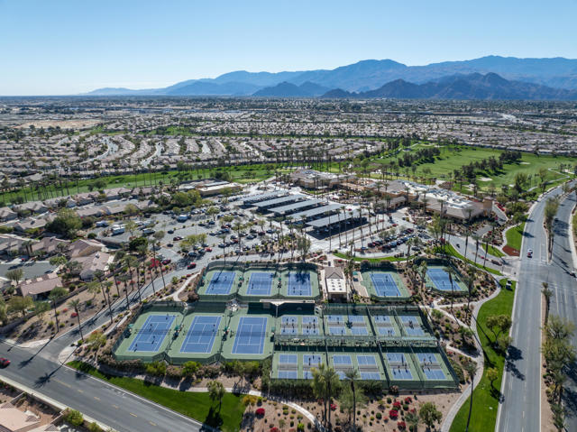 78664 Platinum Drive, Palm Desert CA: https://media.crmls.org/mediaz/4e1eb639-4760-476e-a4fd-3459506998d6.jpg