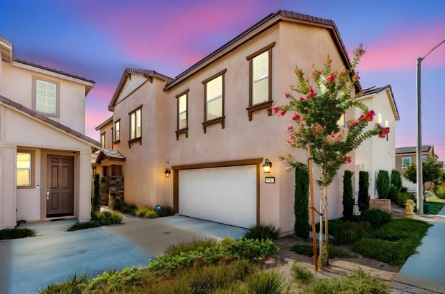 532 Enzo St, Lake Elsinore CA: https://media.crmls.org/mediaz/4e1ecb02-7483-4289-a0b0-848a4b7f2e72.jpg