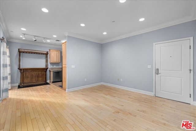 5312 Denny Avenue, 5 photo 8