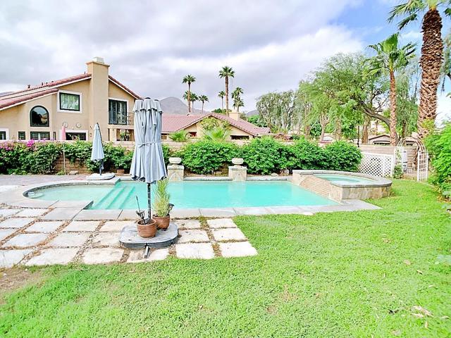 49035 Serenata Court, La Quinta CA: https://media.crmls.org/mediaz/4e1ef4a2-db2a-4f06-a874-cf6ffa2a2761.jpg