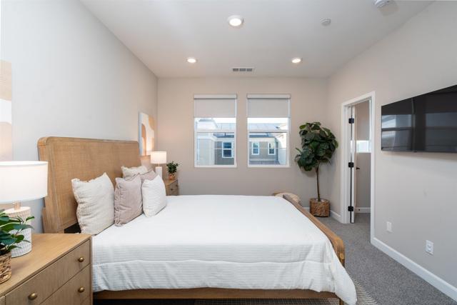 1221 Sunrise View, San Marcos CA: https://media.crmls.org/mediaz/4e1fb670-dbbf-4523-bf03-6bc492517587.jpg