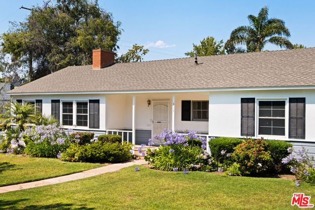 315 26th Street, Santa Monica CA: https://media.crmls.org/mediaz/4e203b68-d8d4-4a8c-b47f-c1063f9434c6.jpg