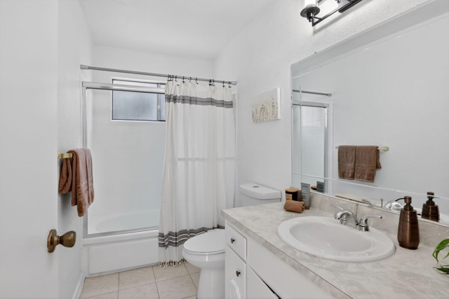 16605 Rolando Ave, Castro Valley CA: https://media.crmls.org/mediaz/4e203ba5-6053-4df9-9287-09192c061e02.jpg