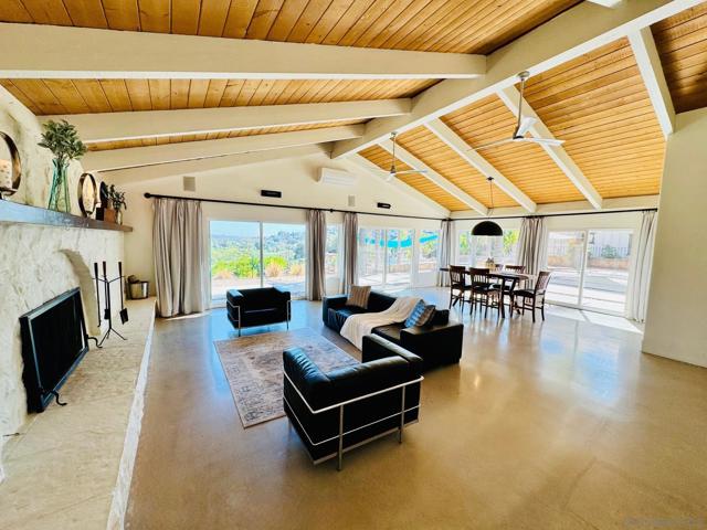 3647 Laketree Dr., Fallbrook CA: https://media.crmls.org/mediaz/4e205783-cae4-4964-8f55-fa63d599f8d9.jpg