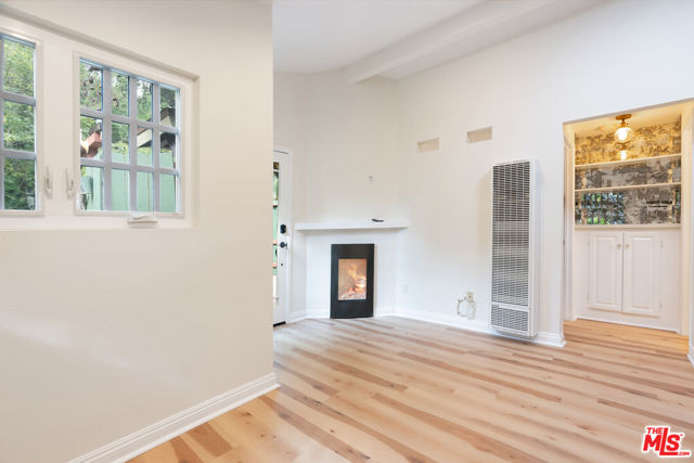 483 Sturtevant Drive, Sierra Madre CA: https://media.crmls.org/mediaz/4e20e81d-aa4b-47cd-ae41-9cf00ee4644a.jpg