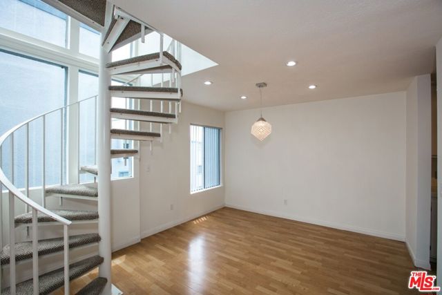 1940 N HIGHLAND Avenue, Los Angeles CA: https://media.crmls.org/mediaz/4e20ec04-4933-4af1-8c1a-d7de826b289f.jpg