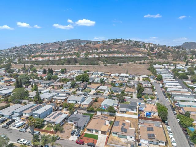 9850 Arapaho St, Spring Valley CA: https://media.crmls.org/mediaz/4e21a277-e5b5-4e81-aea2-5720d824be56.jpg