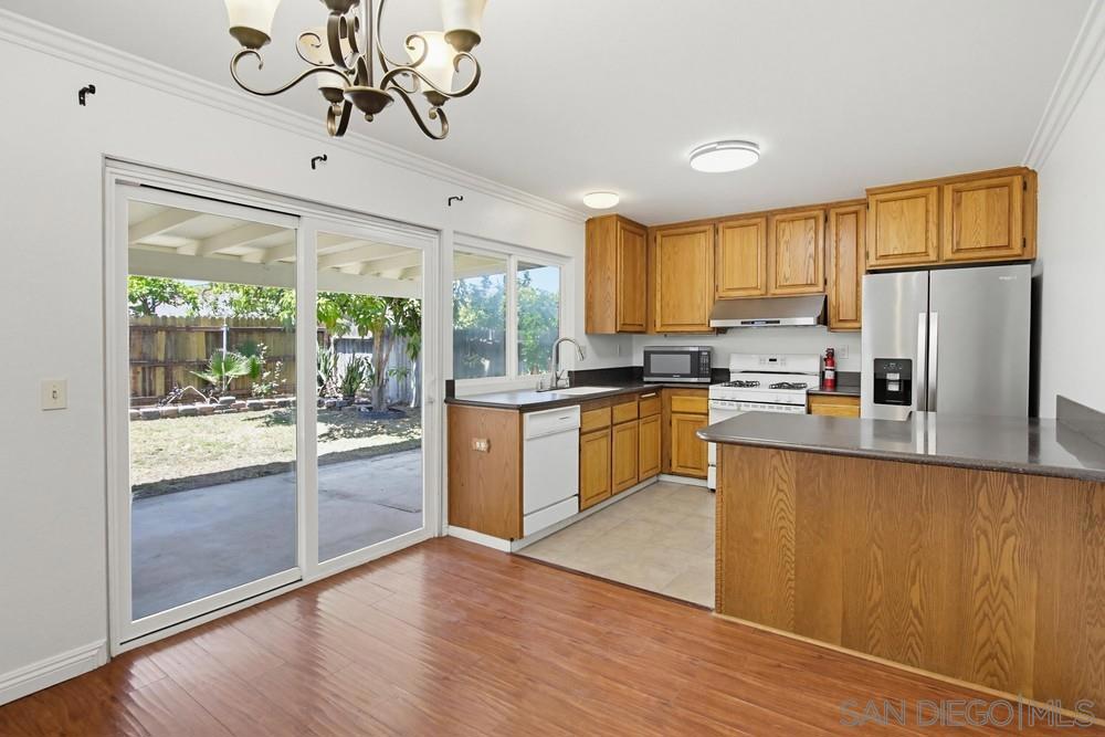 11344 Kelowna Rd. - photo 10