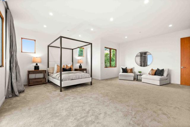 103 Diablo Dr, Oakland CA: https://media.crmls.org/mediaz/4e21e0f1-b551-4dca-b8d5-2dabf068332b.jpg