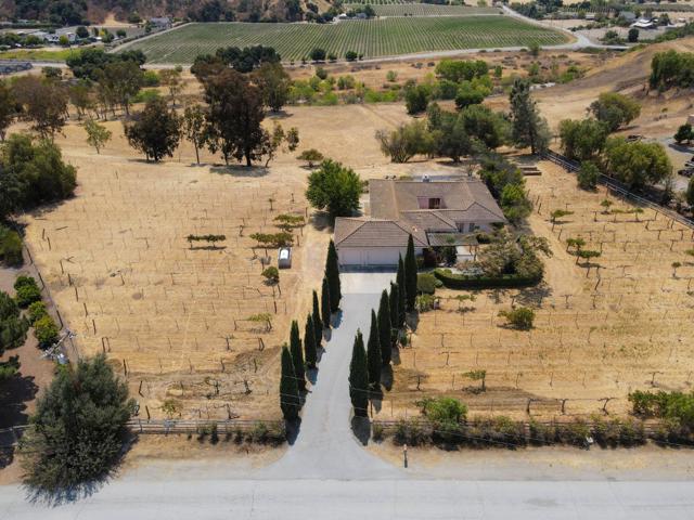 6460 Cabernet Drive, Hollister CA: https://media.crmls.org/mediaz/4e2208a9-666c-4a14-9038-1de38b1eab45.jpg