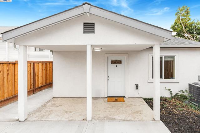 3035 Logan St, Oakland, California 94601, ,Multi-Family,For Sale,Logan St,41072357